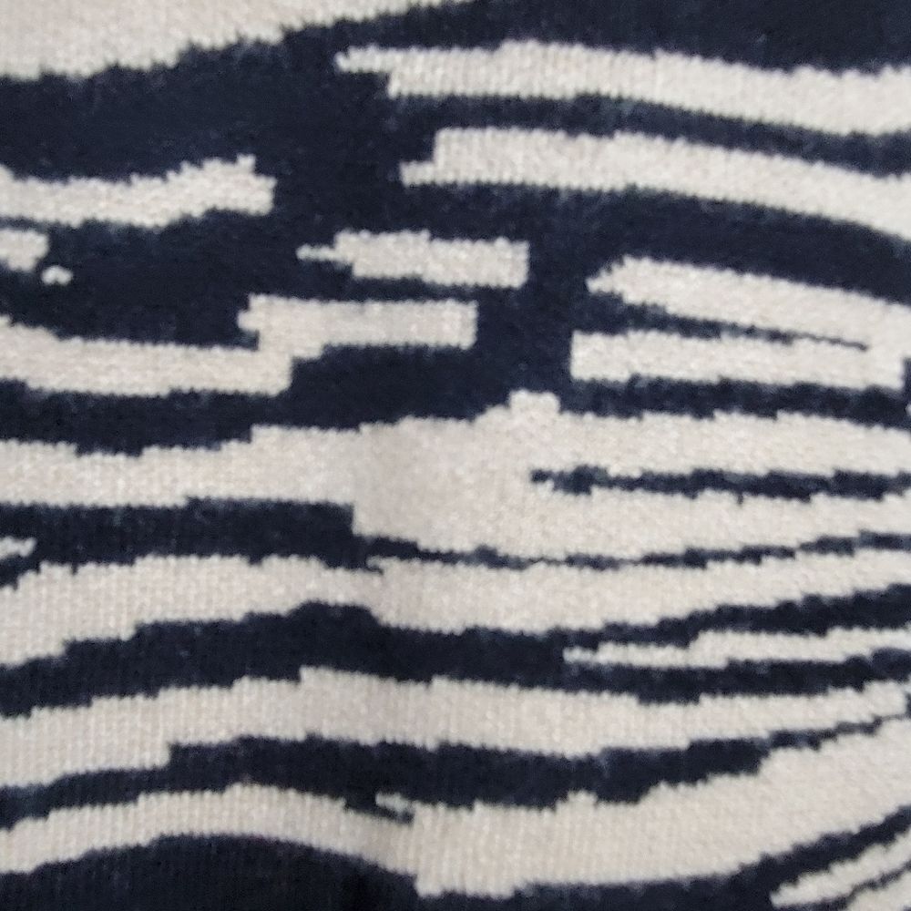 WAYF Sweater - Picture 7 of 8